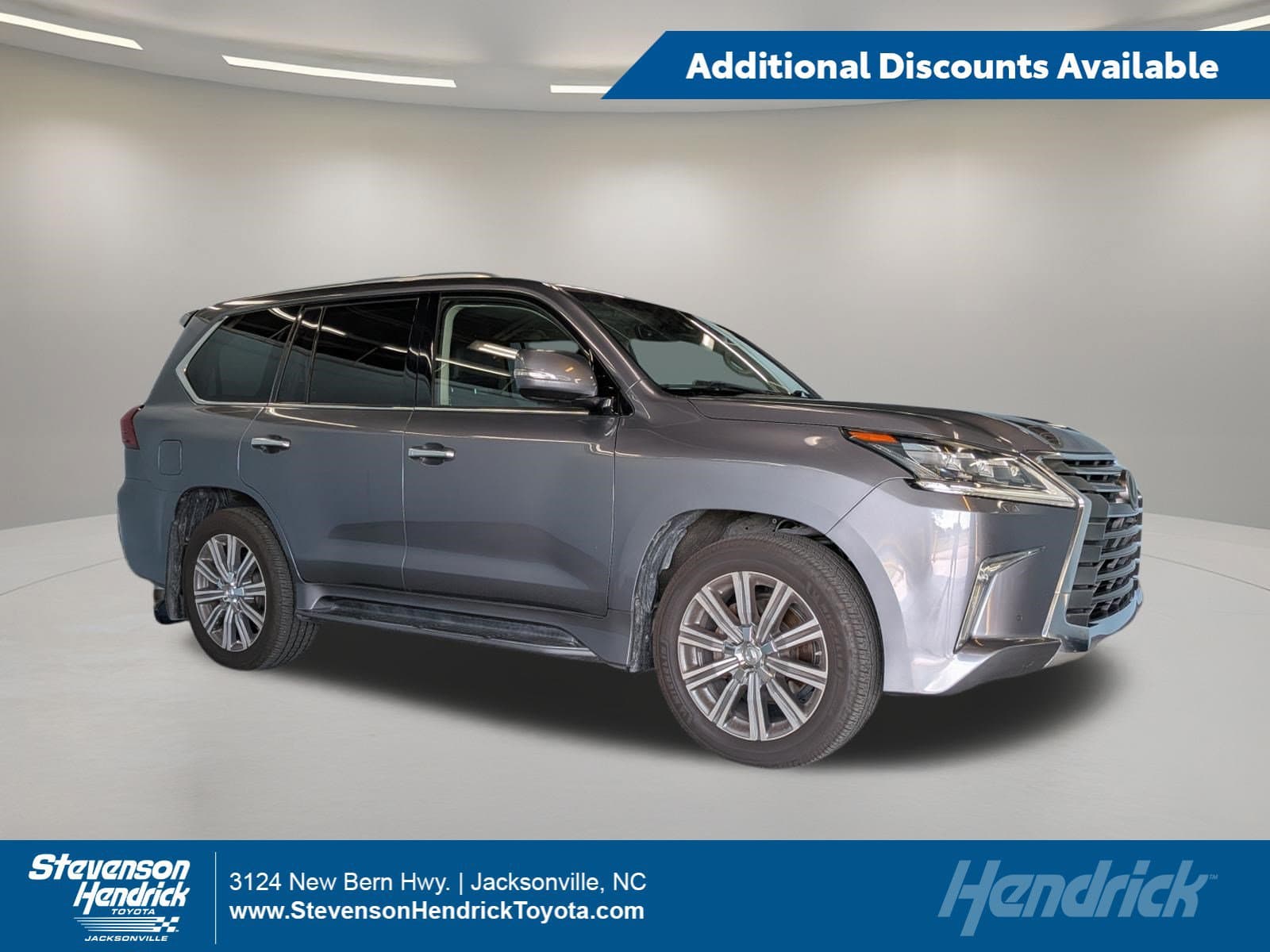 2017 Lexus LX 570 Base — photo 1 of 36