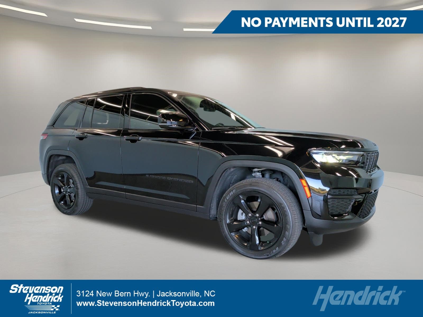 2025 Jeep Grand Cherokee Laredo — photo 1 of 36