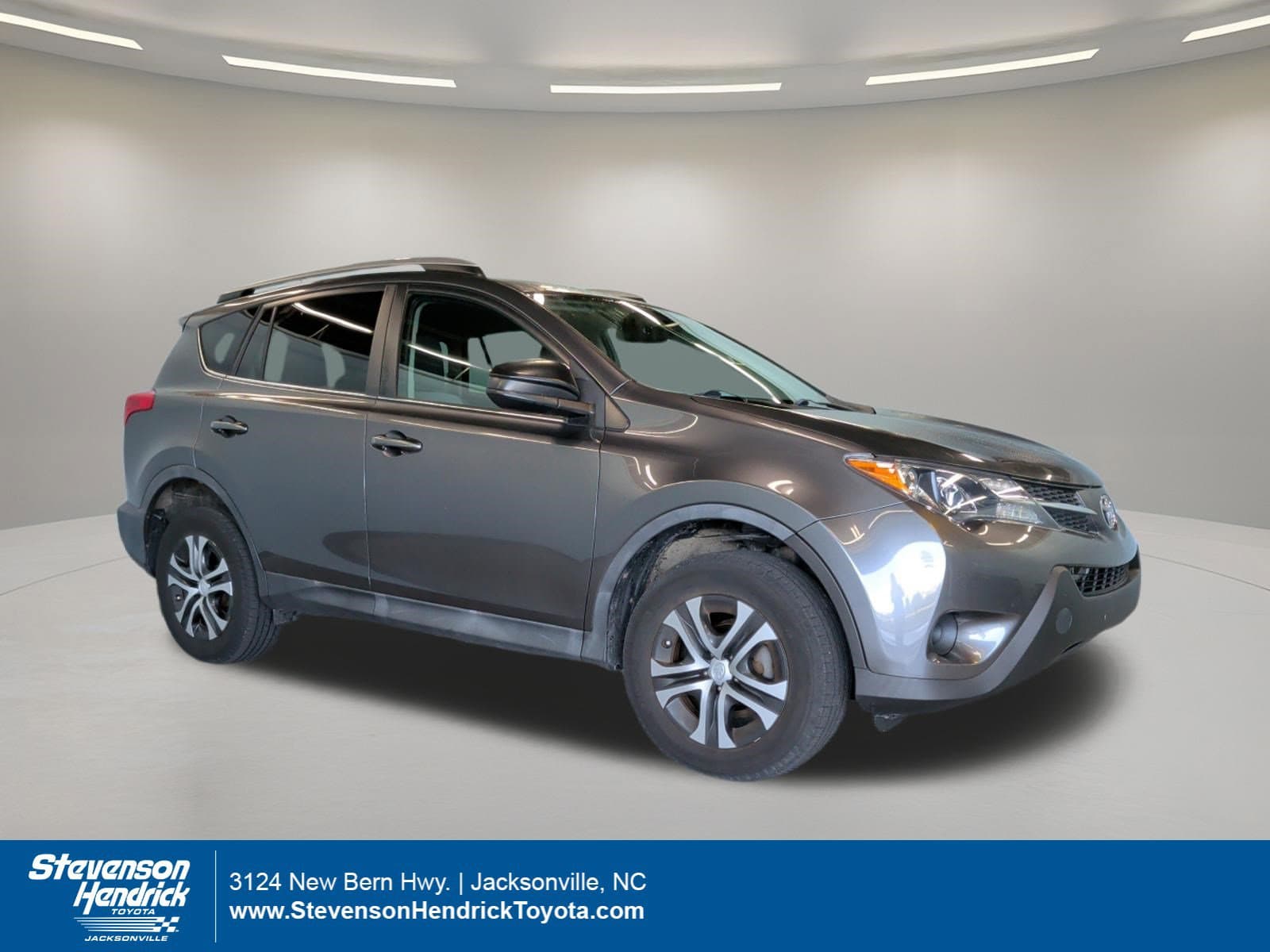 2014 Toyota RAV4 Base — photo 1 of 35