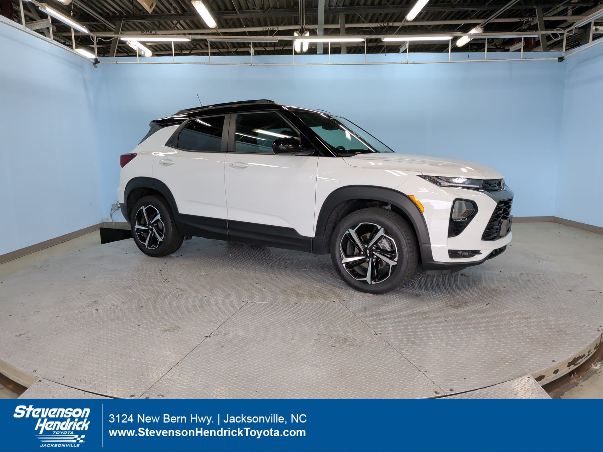 2022 Chevrolet Trailblazer RS — photo 1 of 37
