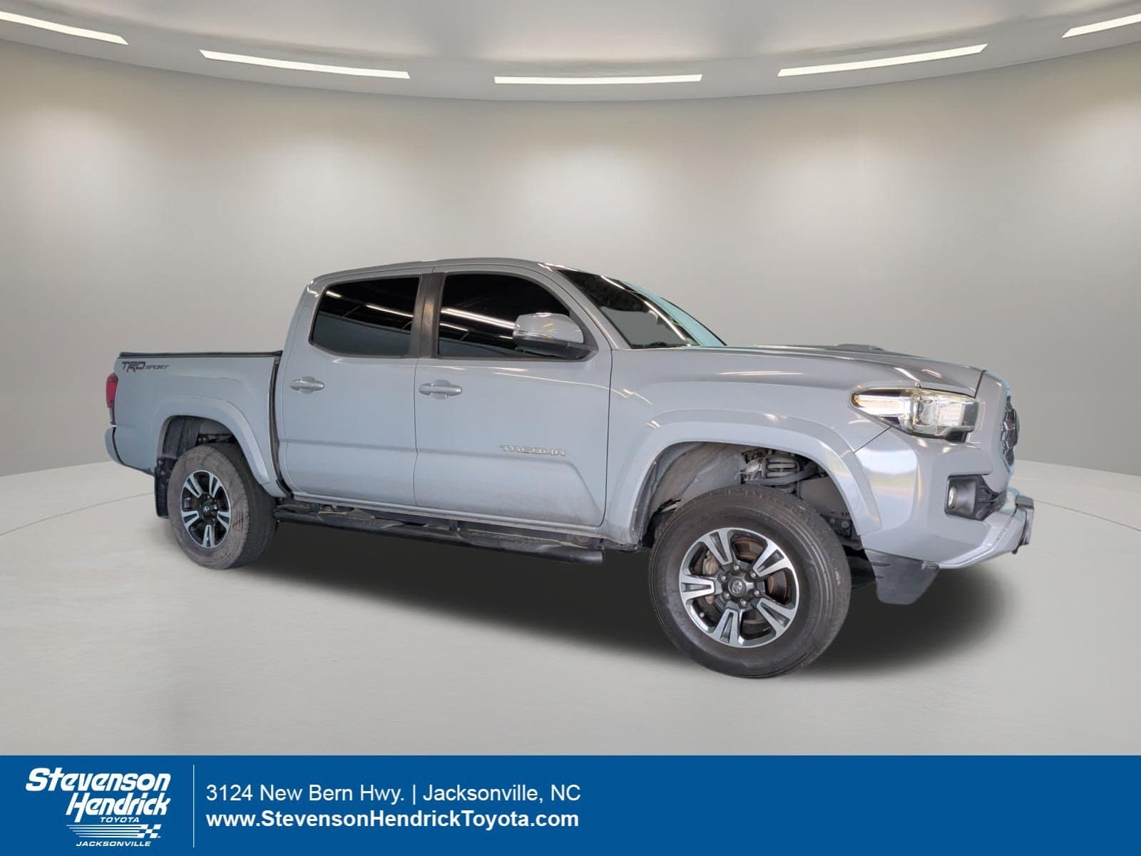 2019 Toyota Tacoma 2WD Base — photo 1 of 39