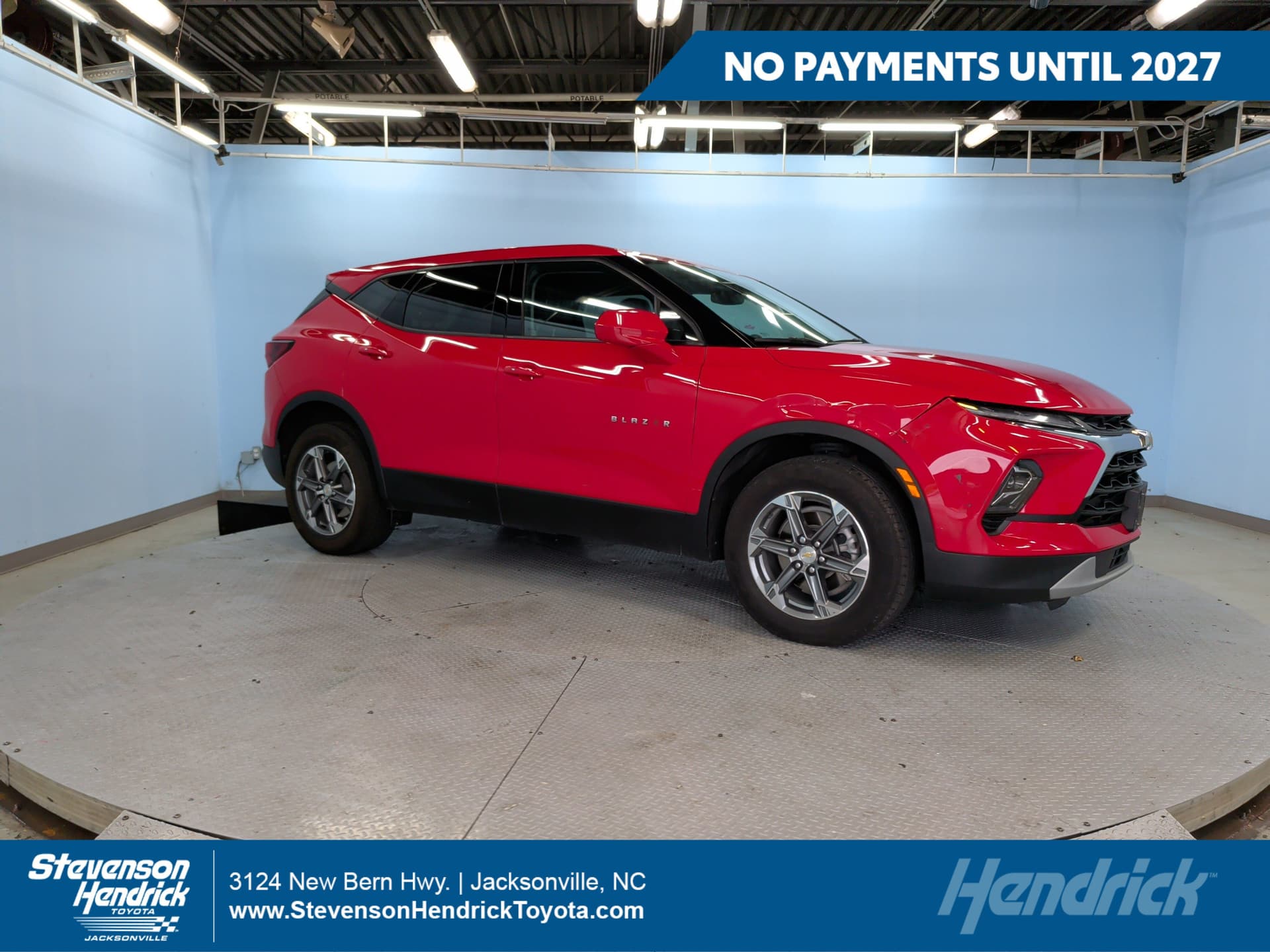 2023 Chevrolet Blazer Base — photo 1 of 35