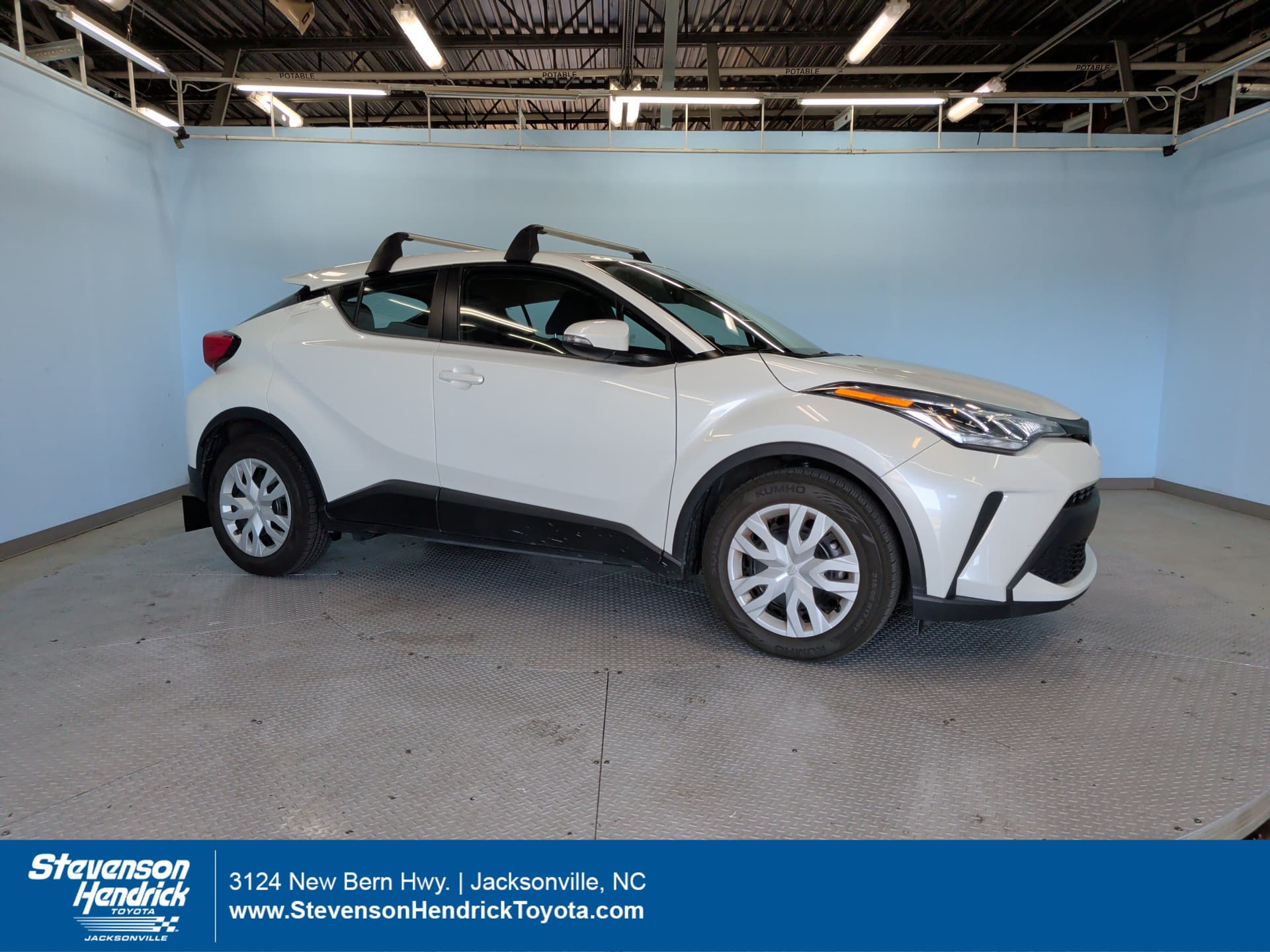 2021 Toyota C-HR LE — photo 1 of 37