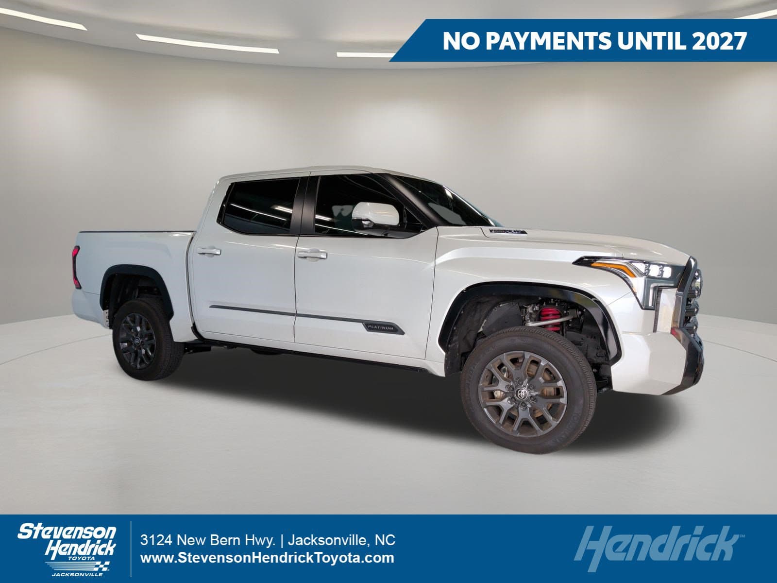 2025 Toyota Tundra 4WD Platinum — photo 1 of 37