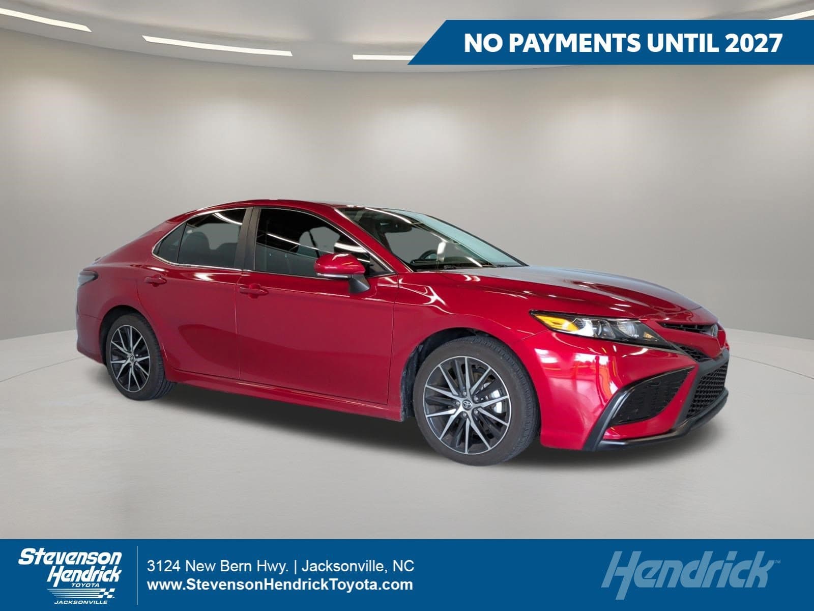 2023 Toyota Camry SE — photo 1 of 33