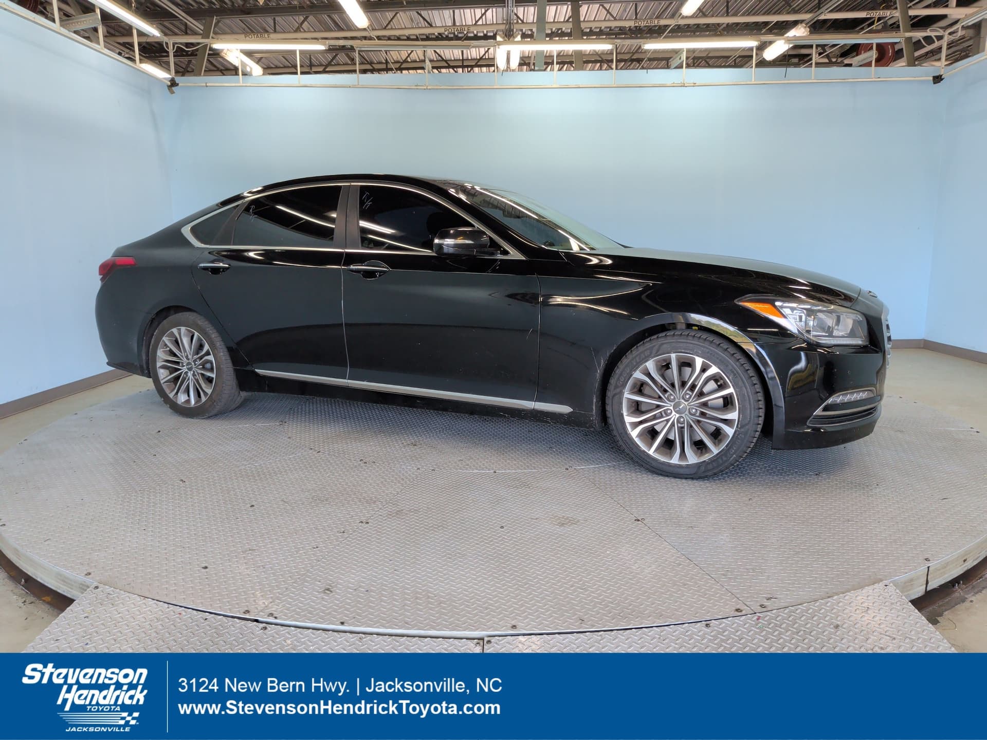 2017 Genesis G80 Base — photo 1 of 35