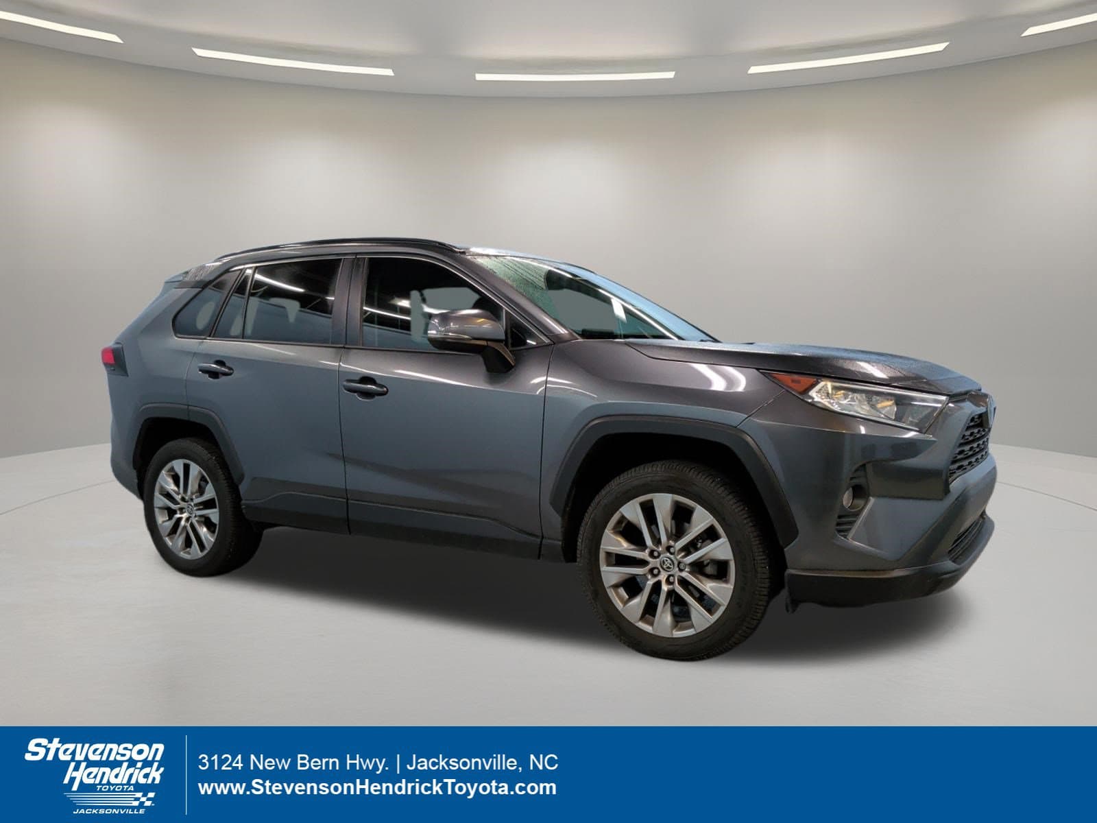 2021 Toyota RAV4 XLE Premium — photo 1 of 37