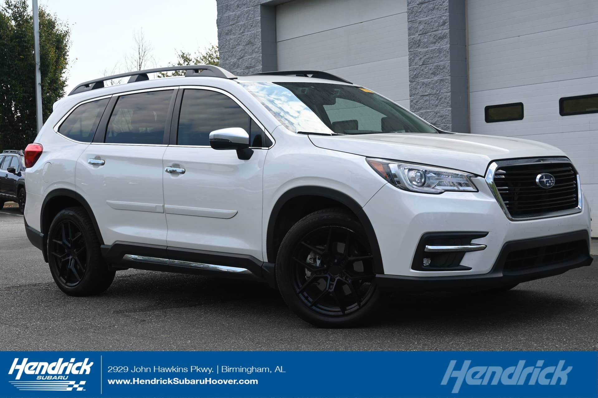 2020 Subaru Ascent Touring — photo 1 of 20