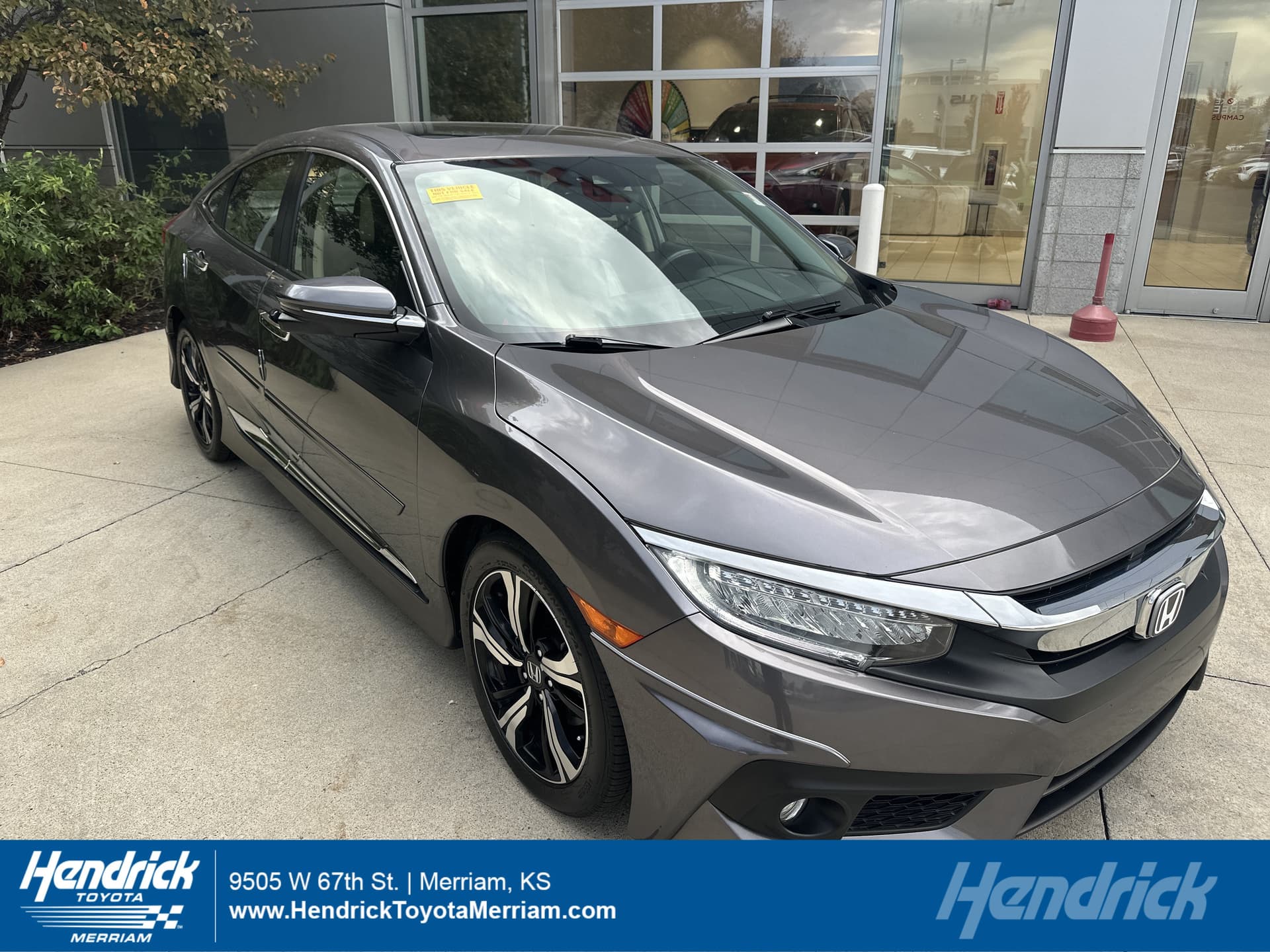 2018 Honda Civic Sedan Touring — photo 1 of 35