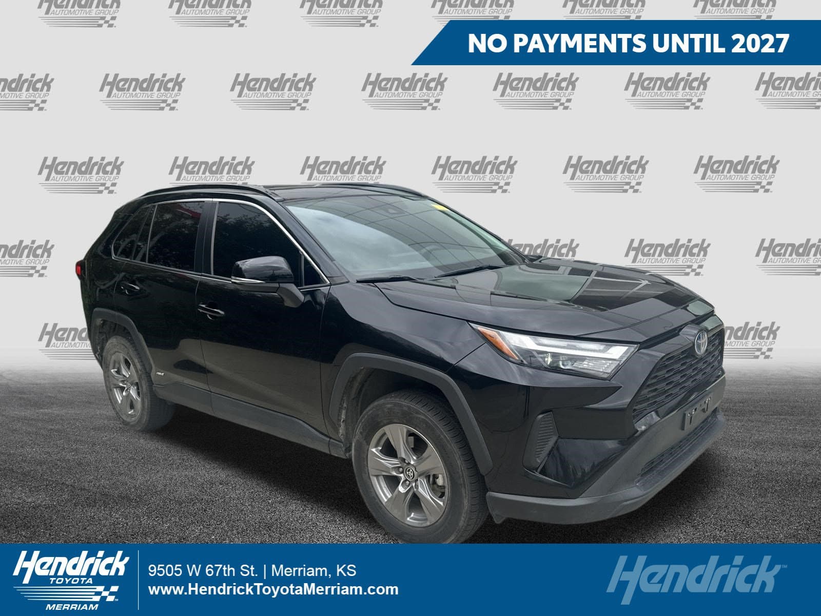 2024 Toyota RAV4 Hybrid XLE — photo 1 of 32