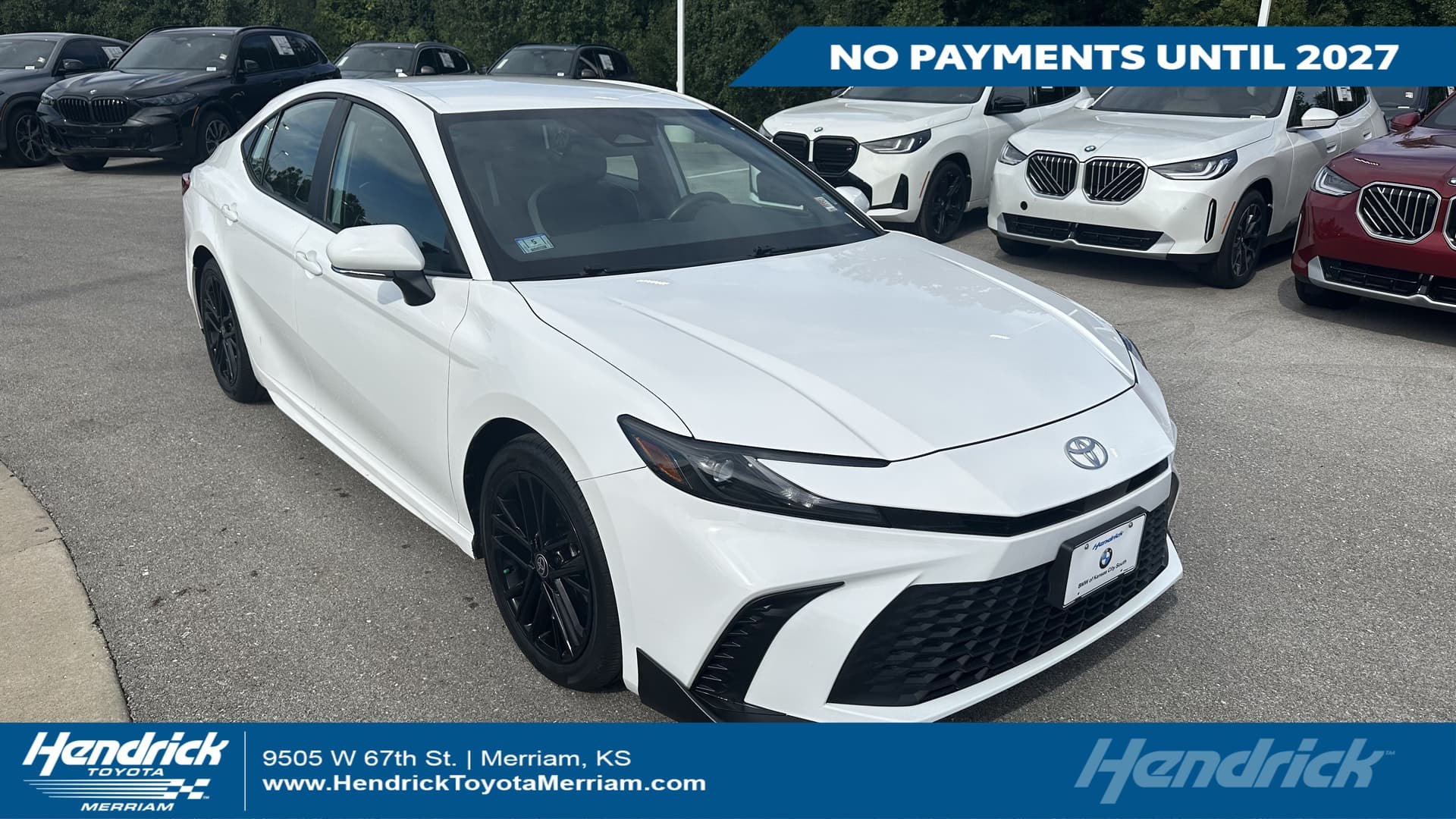 2025 Toyota Camry SE — photo 1 of 35