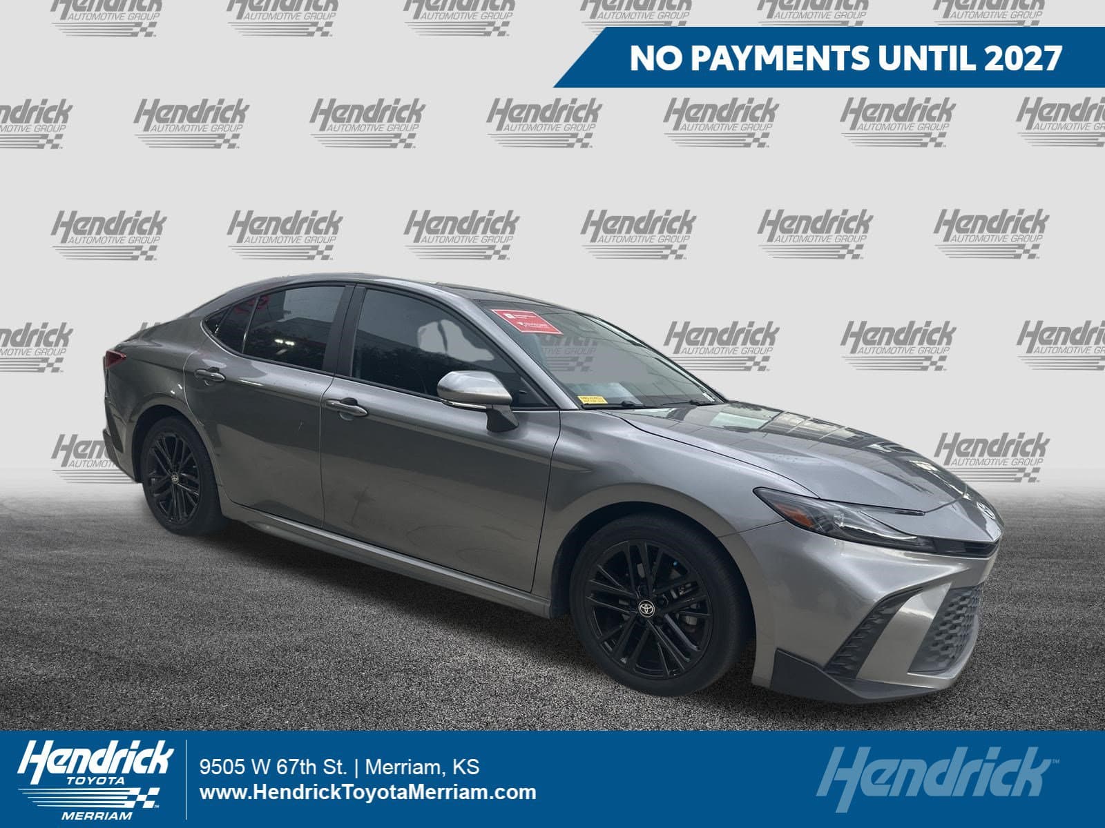 2025 Toyota Camry SE — photo 1 of 37