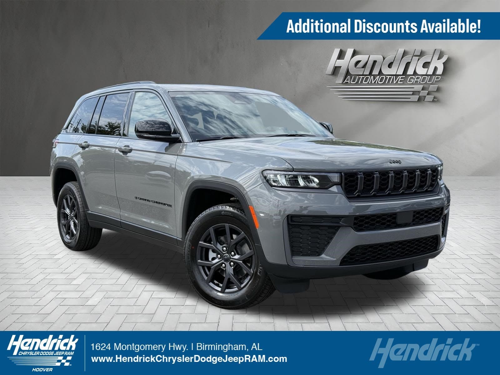 2027 Jeep Grand Cherokee Laredo Altitude — photo 1 of 37