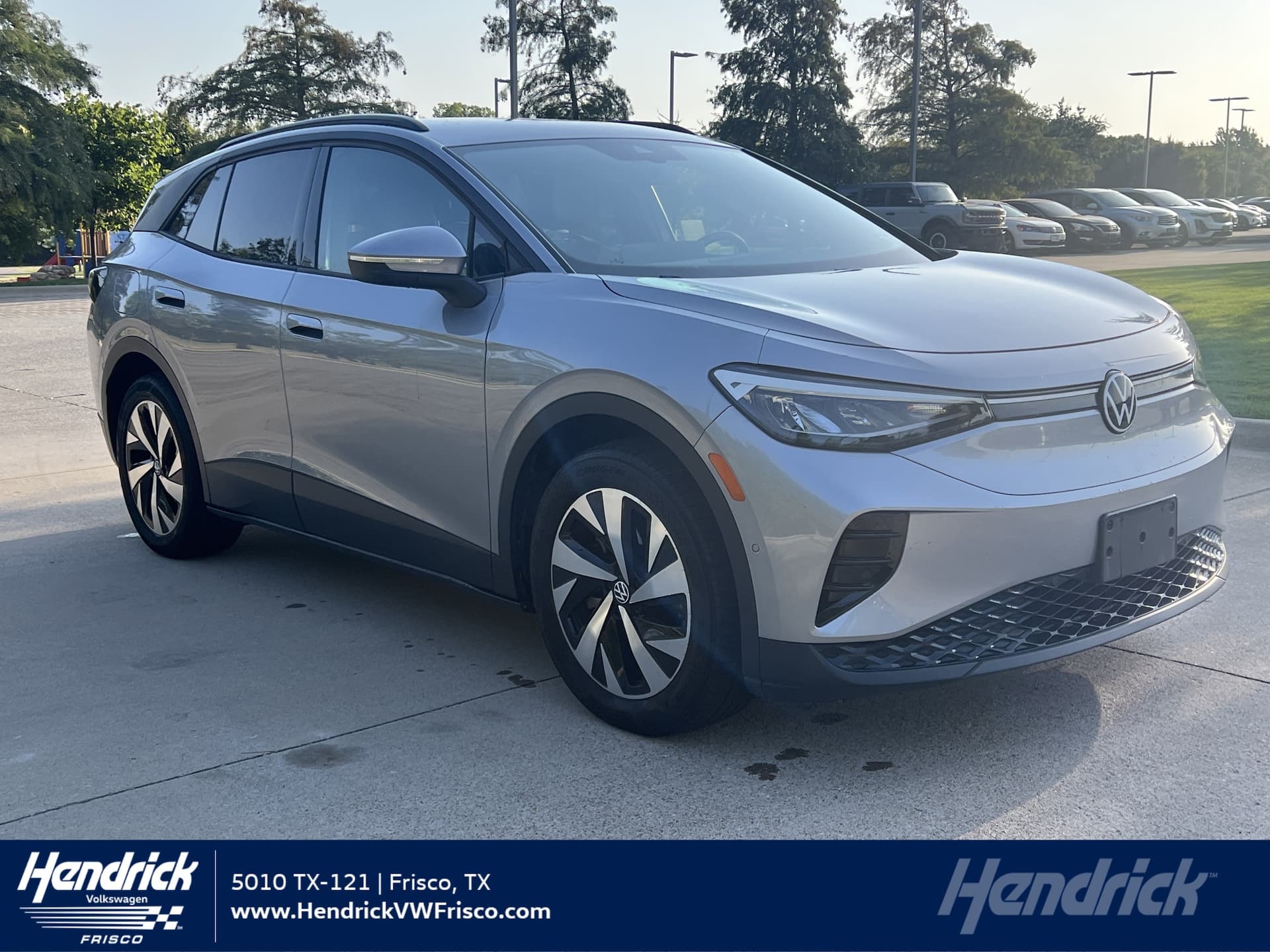 2023 Volkswagen ID.4 Standard — photo 1 of 30