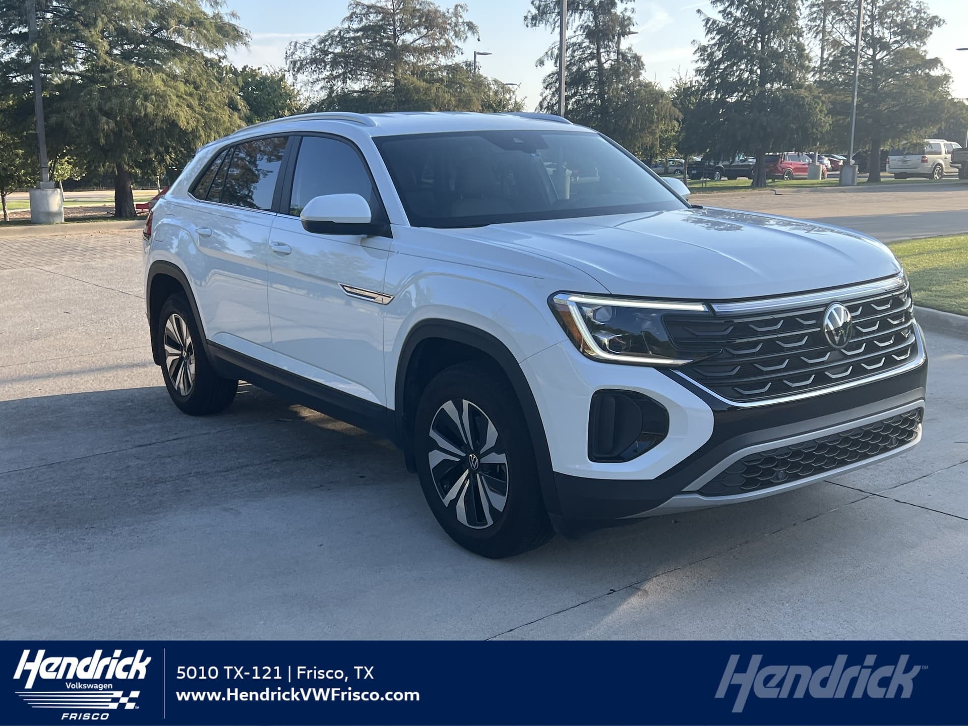 2024 Volkswagen Atlas Cross Sport 2.0T SE — photo 1 of 29