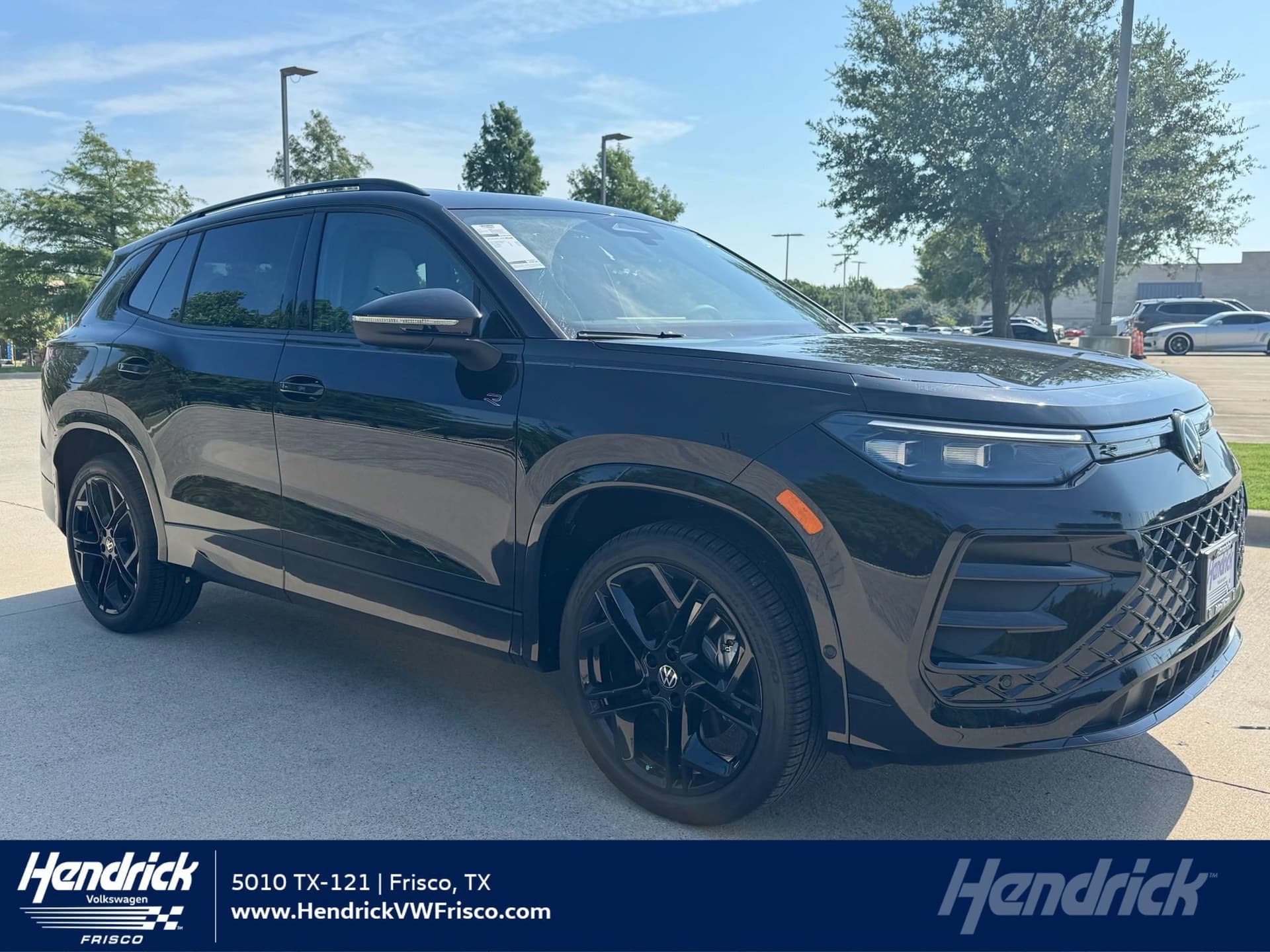 2026 Volkswagen Tiguan SE R-Line Black — photo 1 of 21