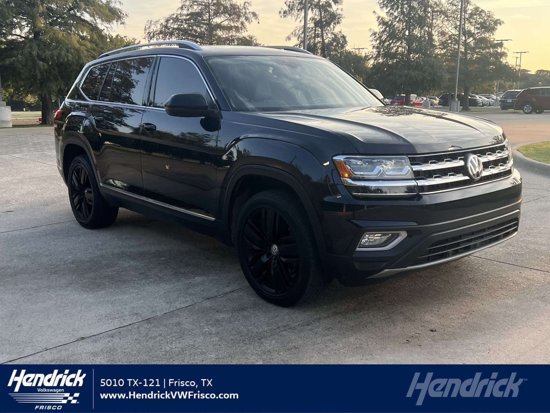 2019 Volkswagen Atlas 3.6L V6 SEL Premium — photo 1 of 33