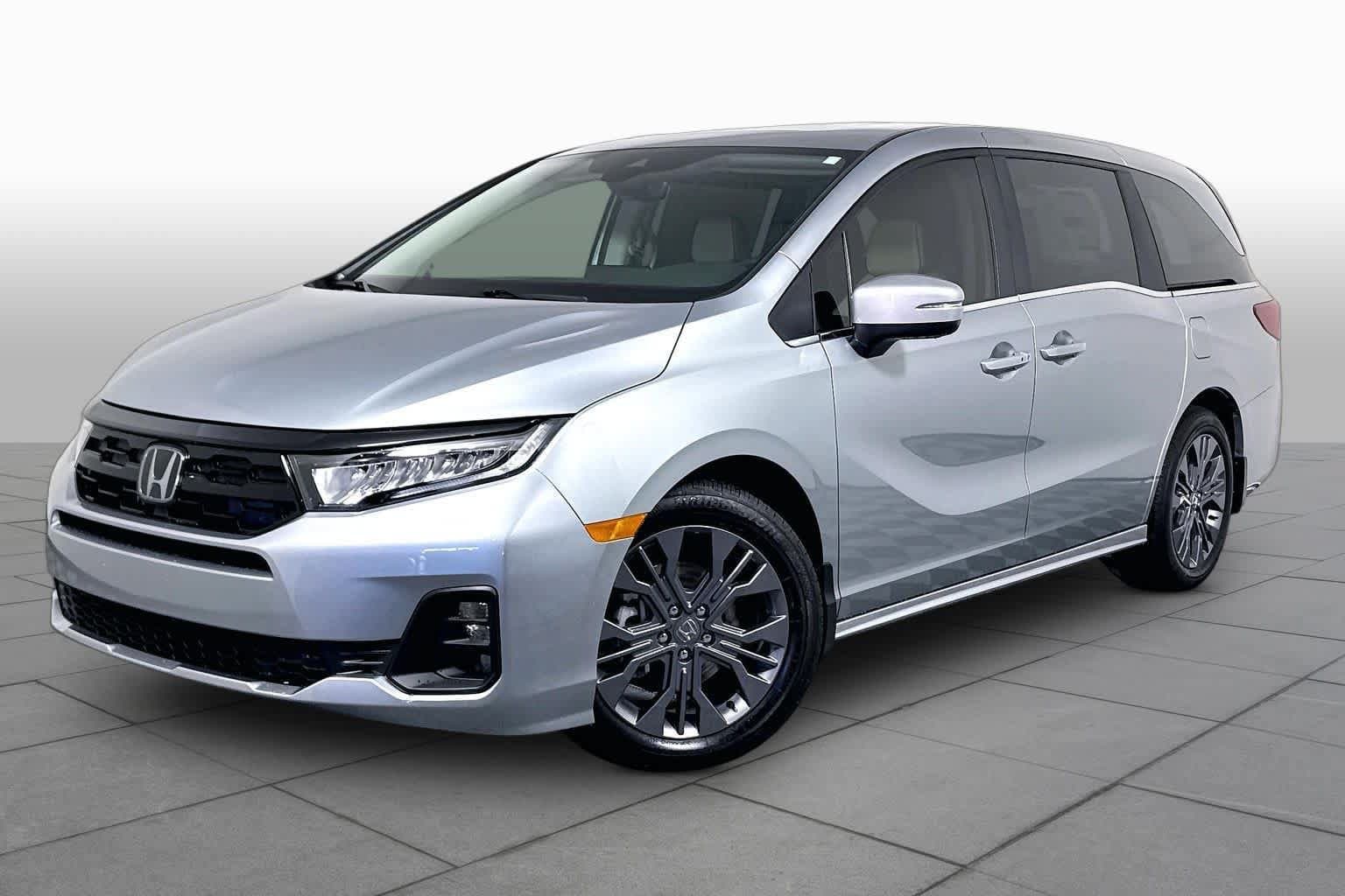 2027 Honda Odyssey Touring — photo 1 of 17