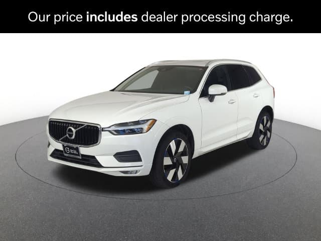 2021 Volvo XC60 Momentum — photo 1 of 24