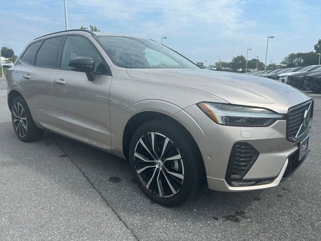 2024 Volvo XC60 Base — photo 1 of 3