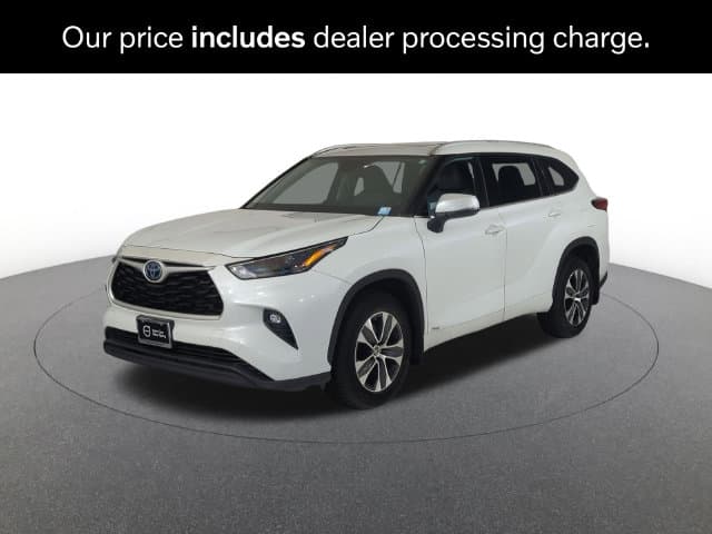 2022 Toyota Highlander Hybrid XLE — photo 1 of 24
