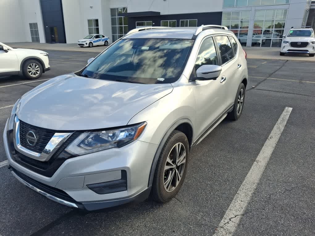 2019 Nissan Rogue SV — photo 1 of 4