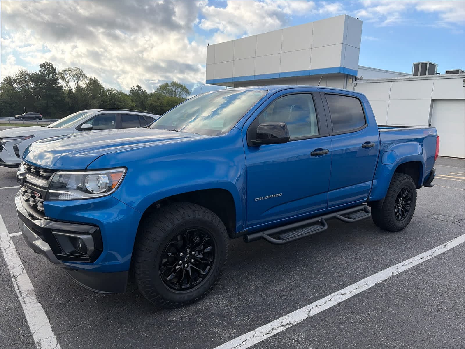 2022 Chevrolet Colorado 4WD Z71 — photo 1 of 3