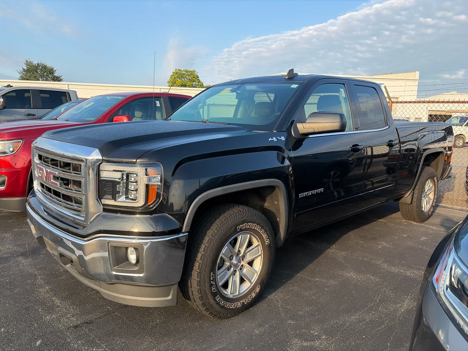 2015 GMC Sierra 1500 SLE — photo 1 of 3
