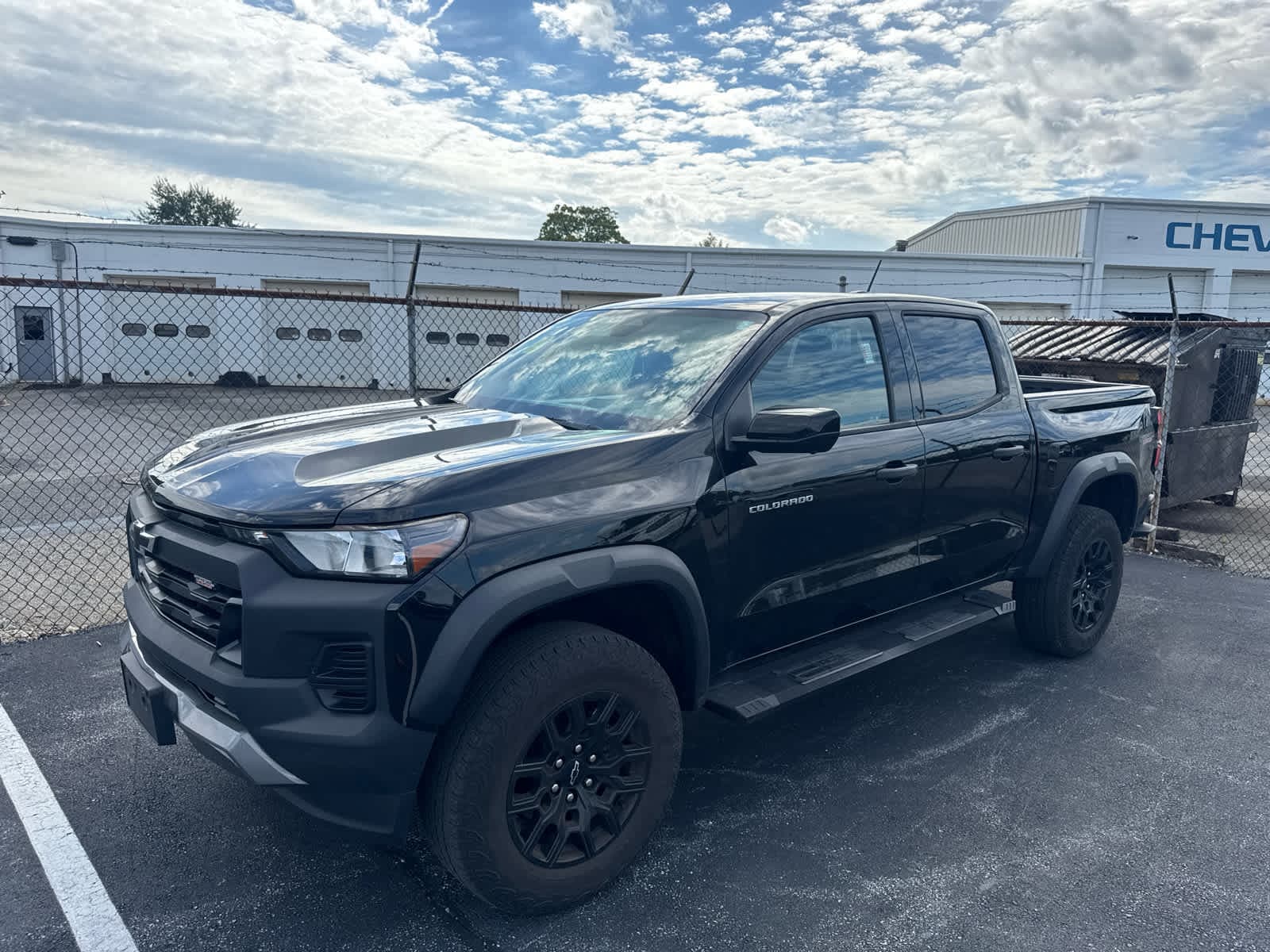 2023 Chevrolet Colorado 4WD Trail Boss — photo 1 of 3