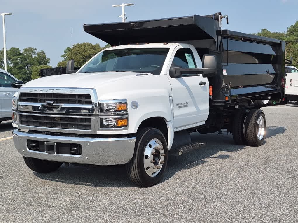 2023 Chevrolet Base — photo 1 of 17