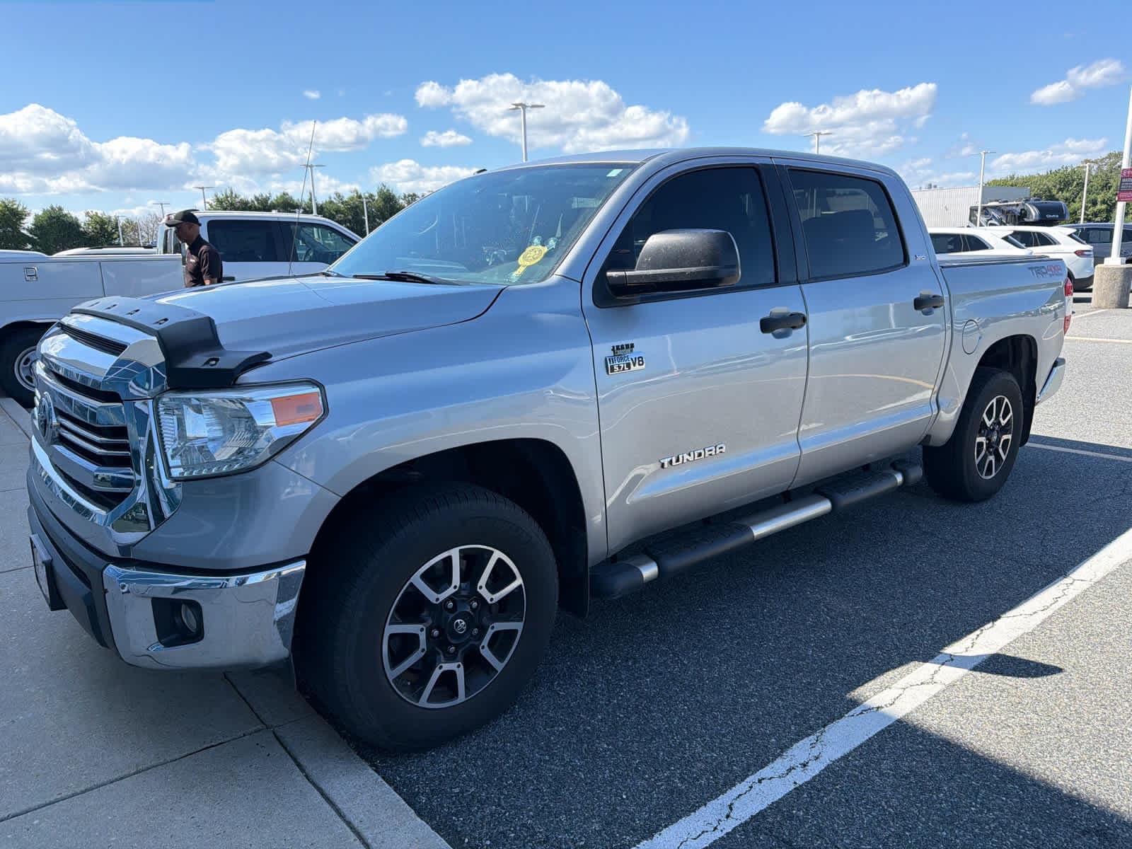 2017 Toyota Tundra 4WD Base — photo 1 of 4