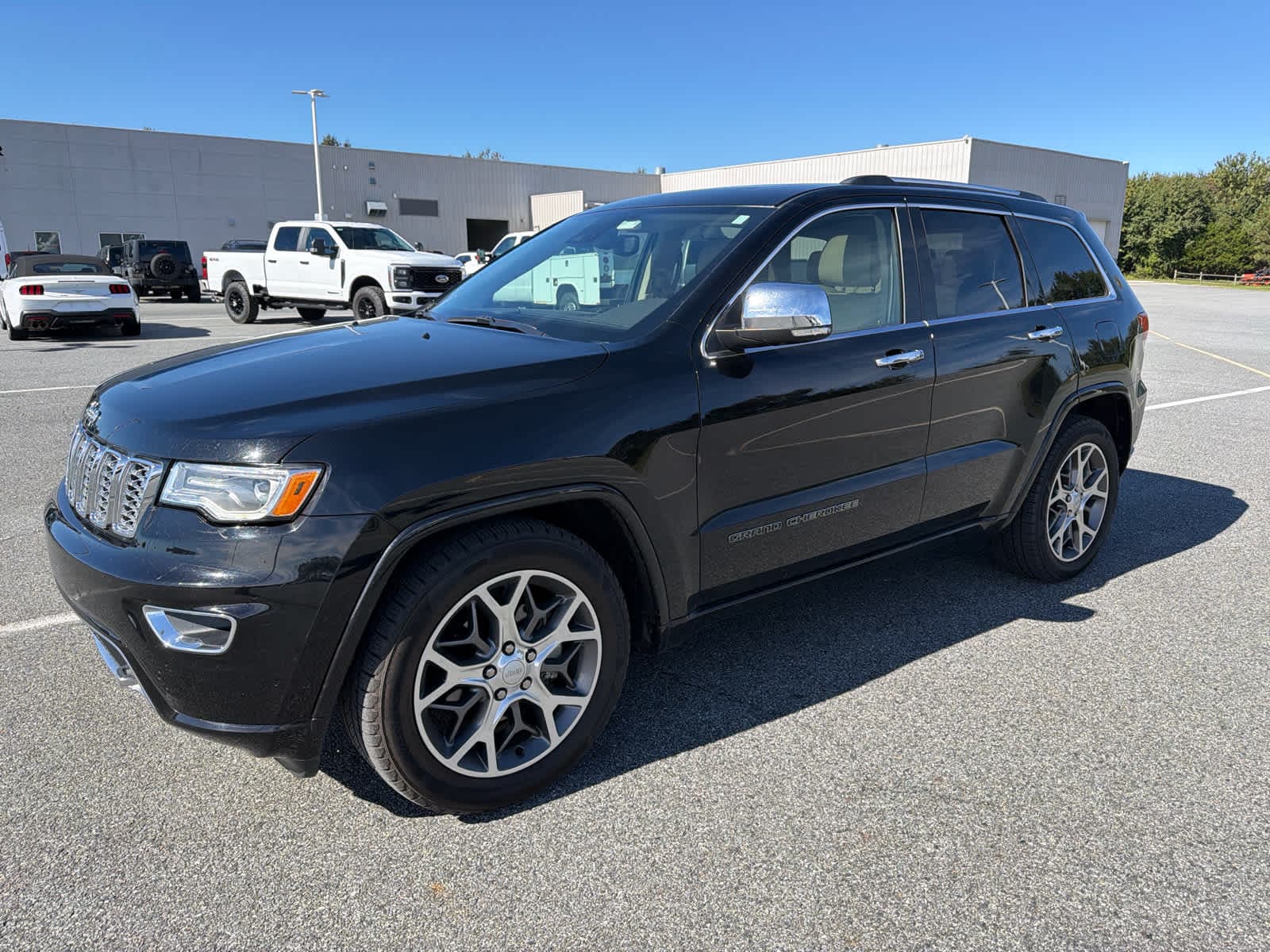 2020 Jeep Grand Cherokee Overland — photo 1 of 6