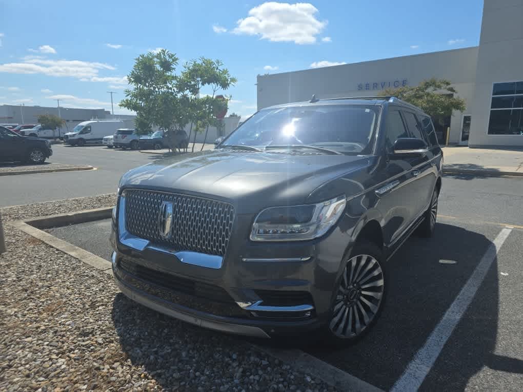2018 Lincoln Navigator L Reserve — photo 1 of 3