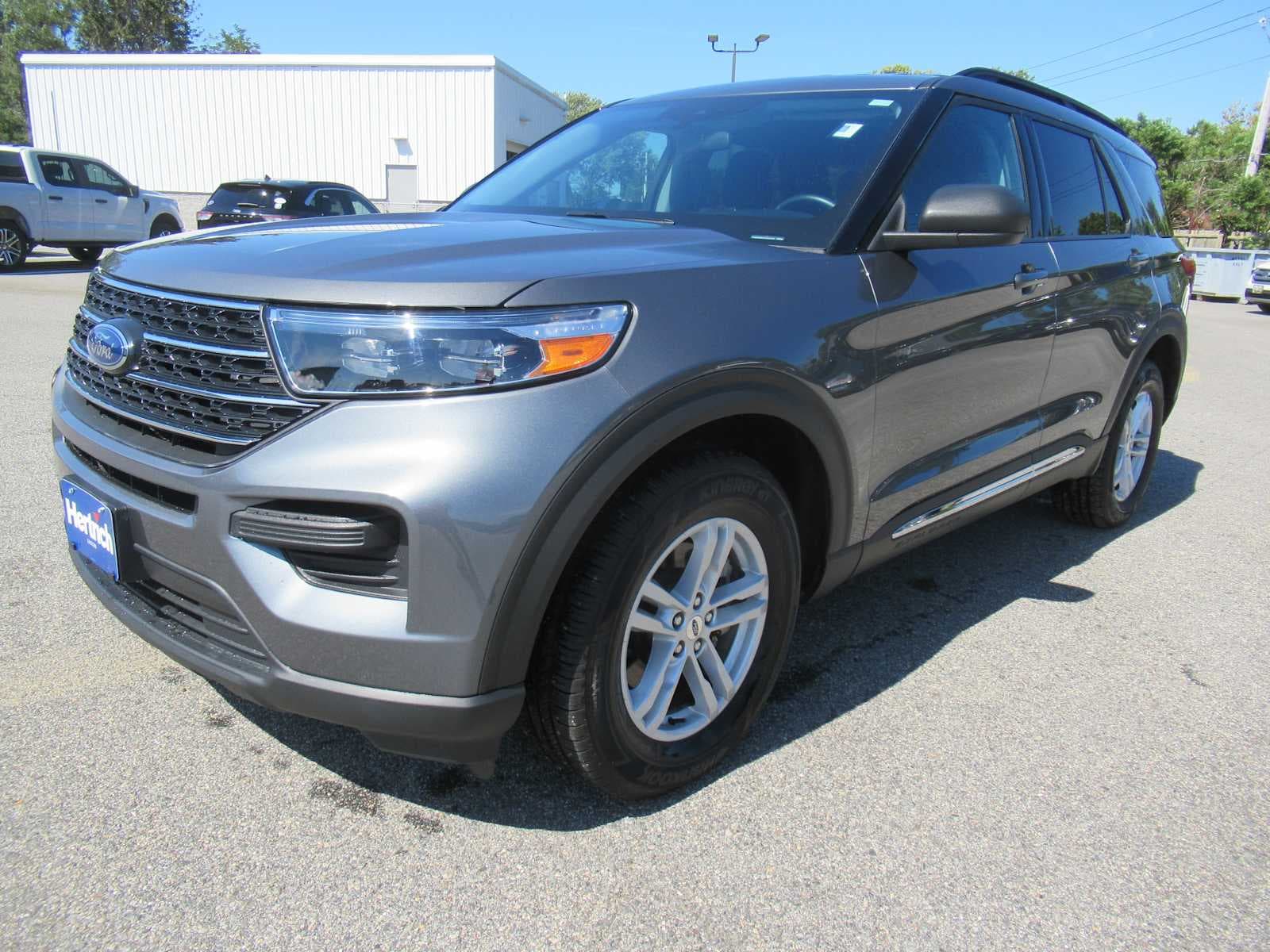 2024 Ford Explorer XLT — photo 1 of 29