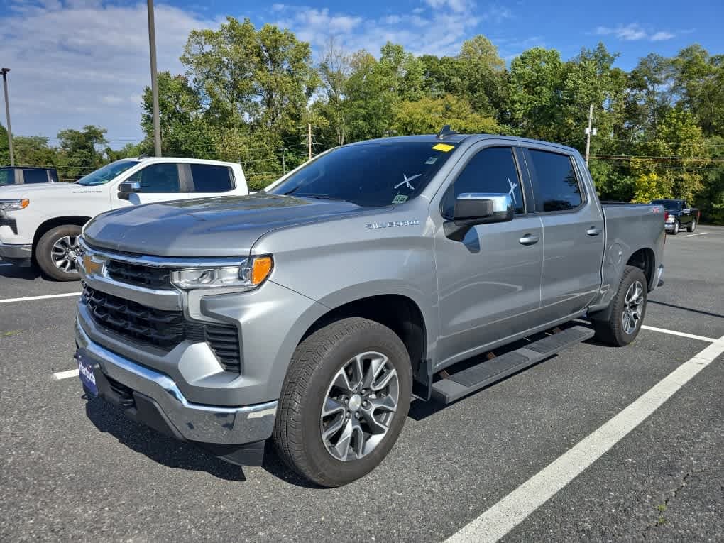 2024 Chevrolet Silverado 1500 Base — photo 1 of 21