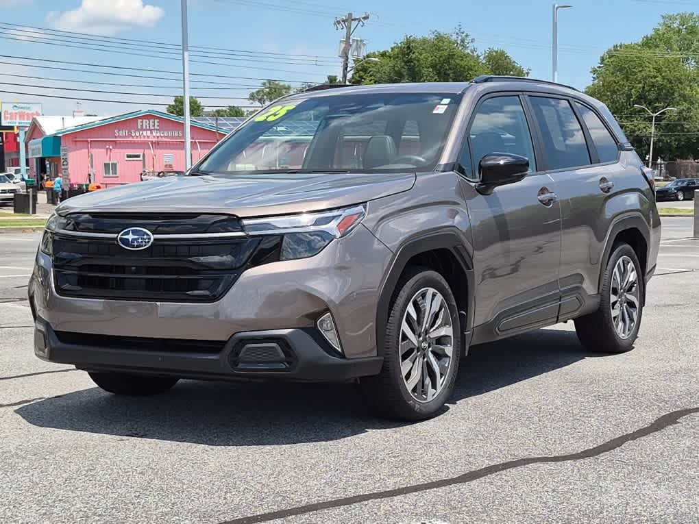 2025 Subaru Forester Touring — photo 1 of 26