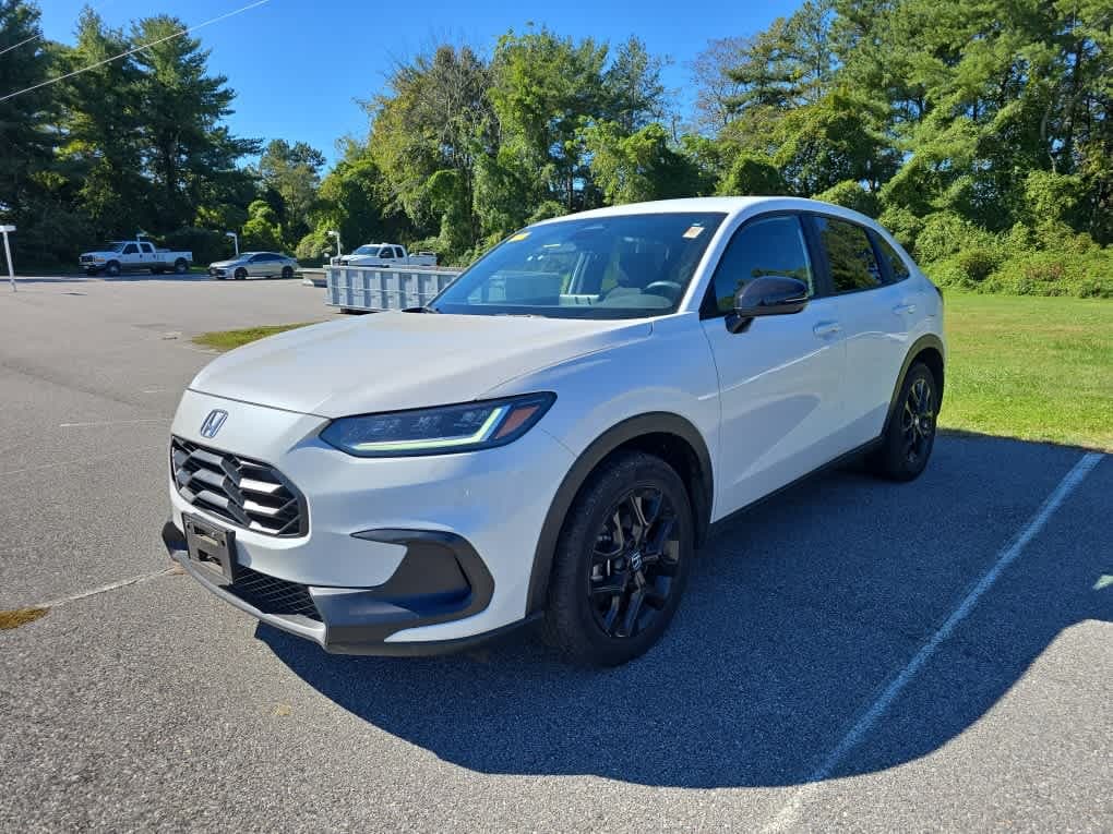 2024 Honda HR-V Base — photo 1 of 18