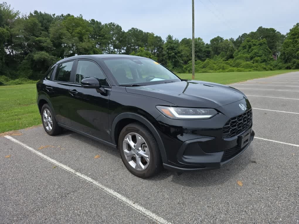2024 Honda HR-V LX — photo 1 of 15