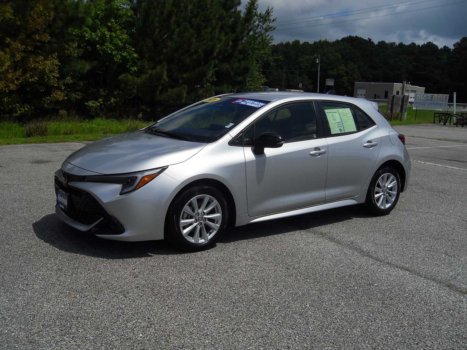 2026 Toyota Corolla Hatchback SE — photo 1 of 44