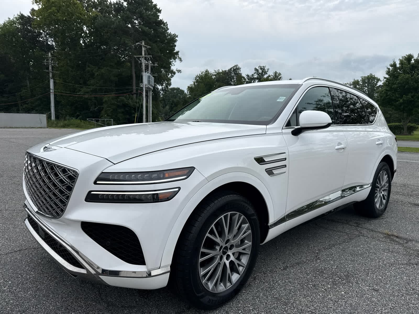 2025 Genesis GV80 2.5T Standard — photo 1 of 26