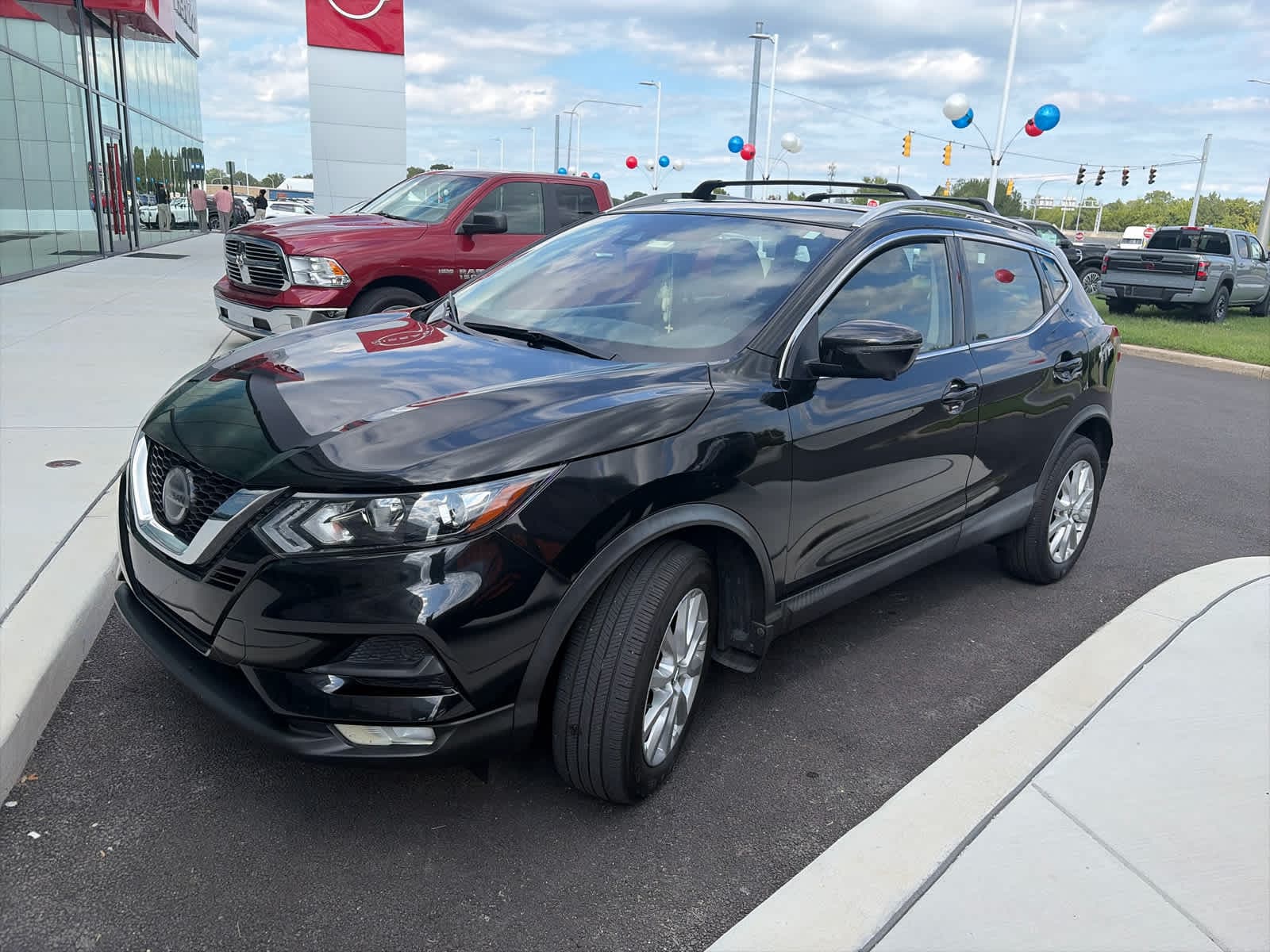 2020 Nissan Rogue Sport SV — photo 1 of 3