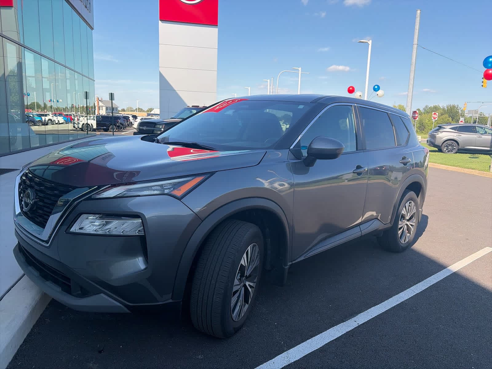 2023 Nissan Rogue SV — photo 1 of 3