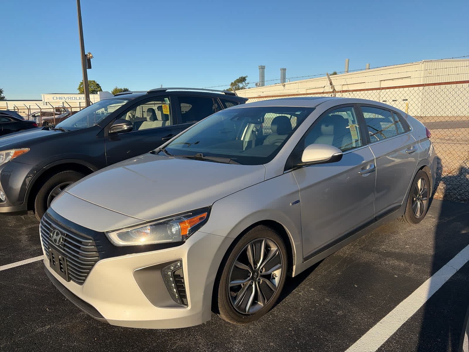 2018 Hyundai Ioniq Hybrid Limited — photo 1 of 3