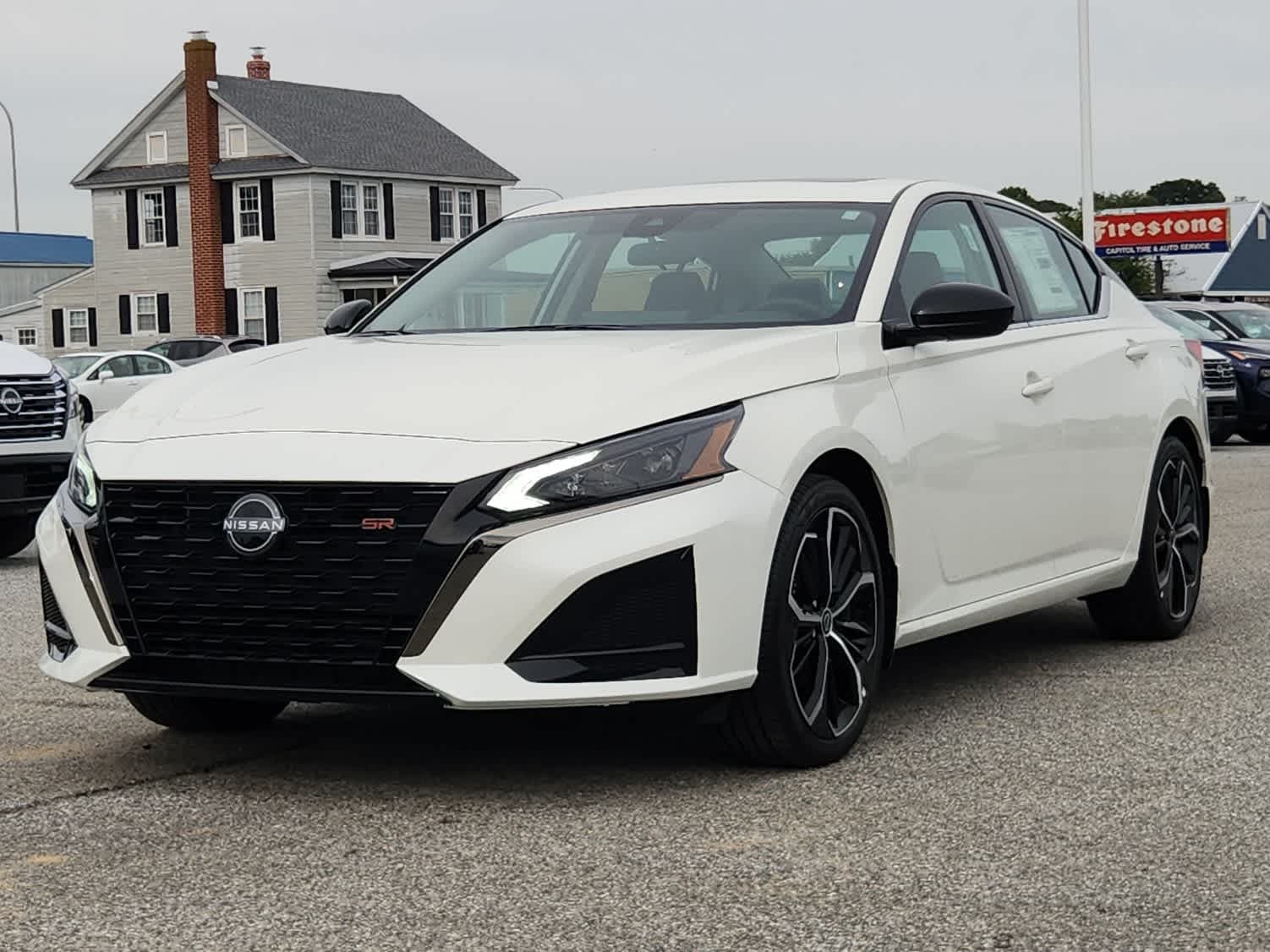 2025 Nissan Altima SR — photo 1 of 21