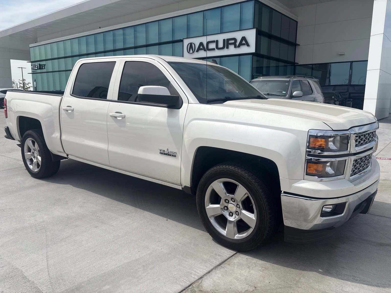 2014 Chevrolet Silverado 1500 LT — photo 1 of 12