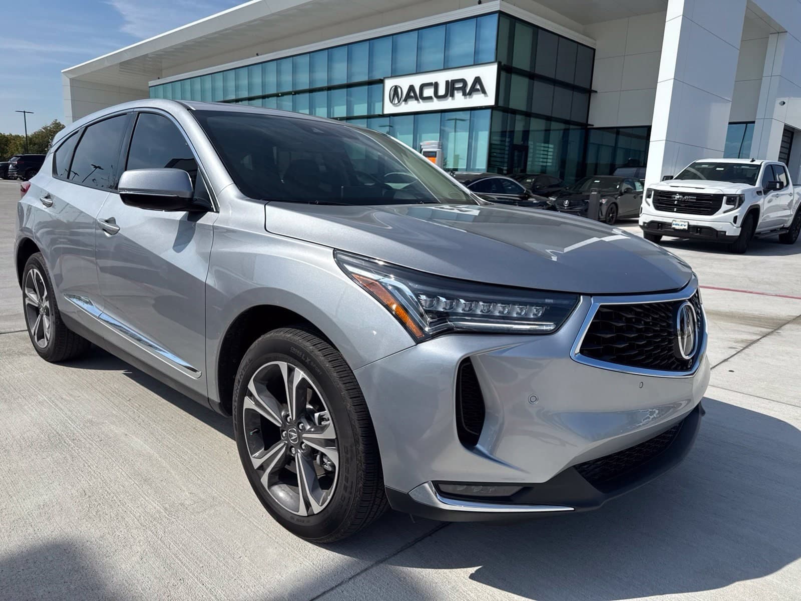 2024 Acura RDX w/Advance Package — photo 1 of 18