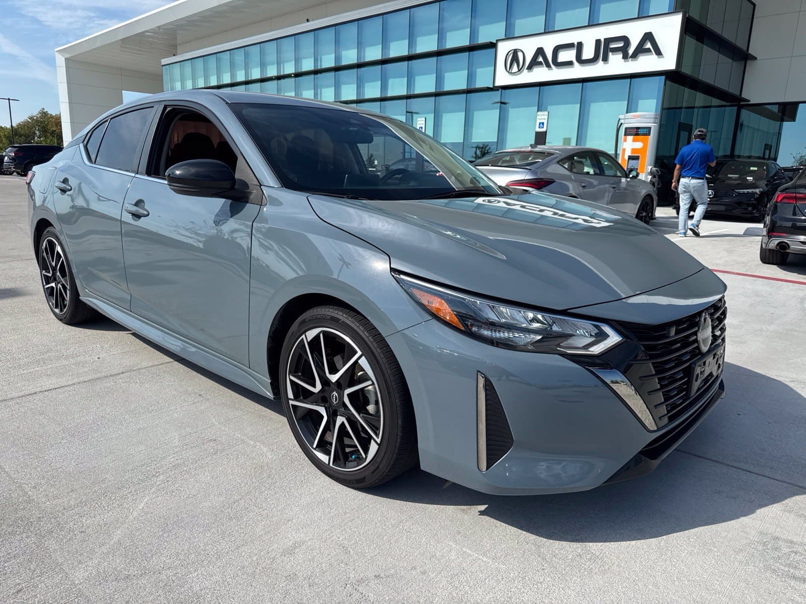 2024 Nissan Sentra SR — photo 1 of 15