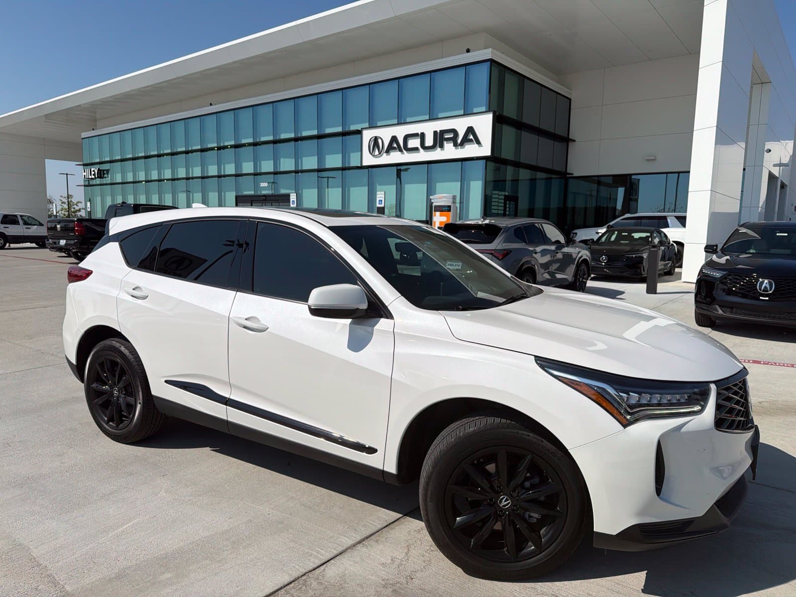 2025 Acura RDX Base — photo 1 of 10