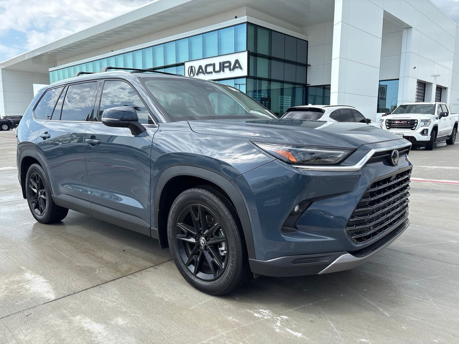 2026 Toyota Grand Highlander Limited — photo 1 of 11