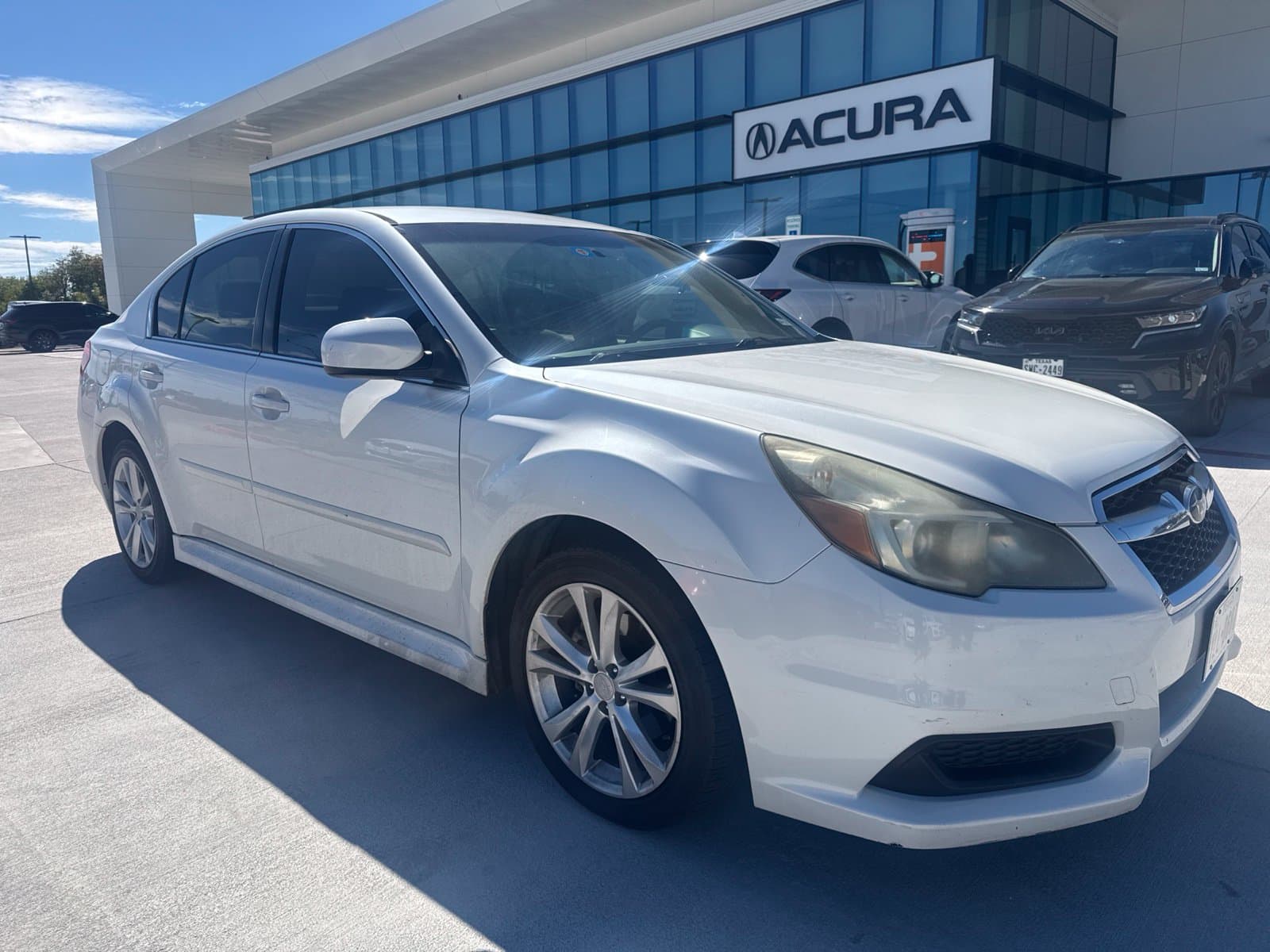 2014 Subaru Legacy 2.5i Premium — photo 1 of 17